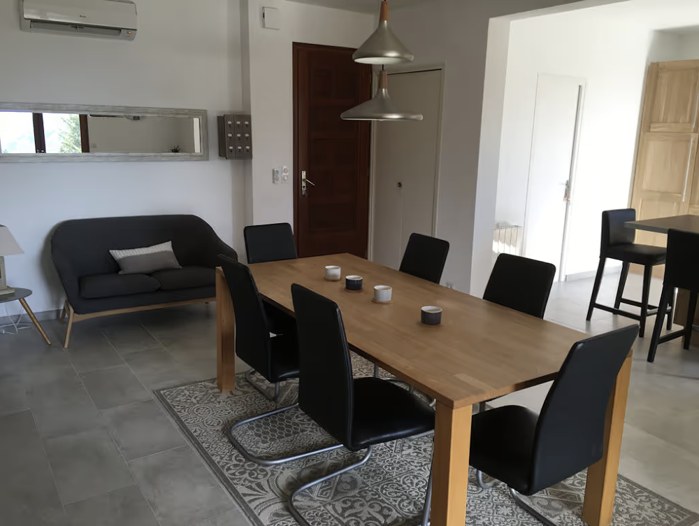 Salle à manger vue 2